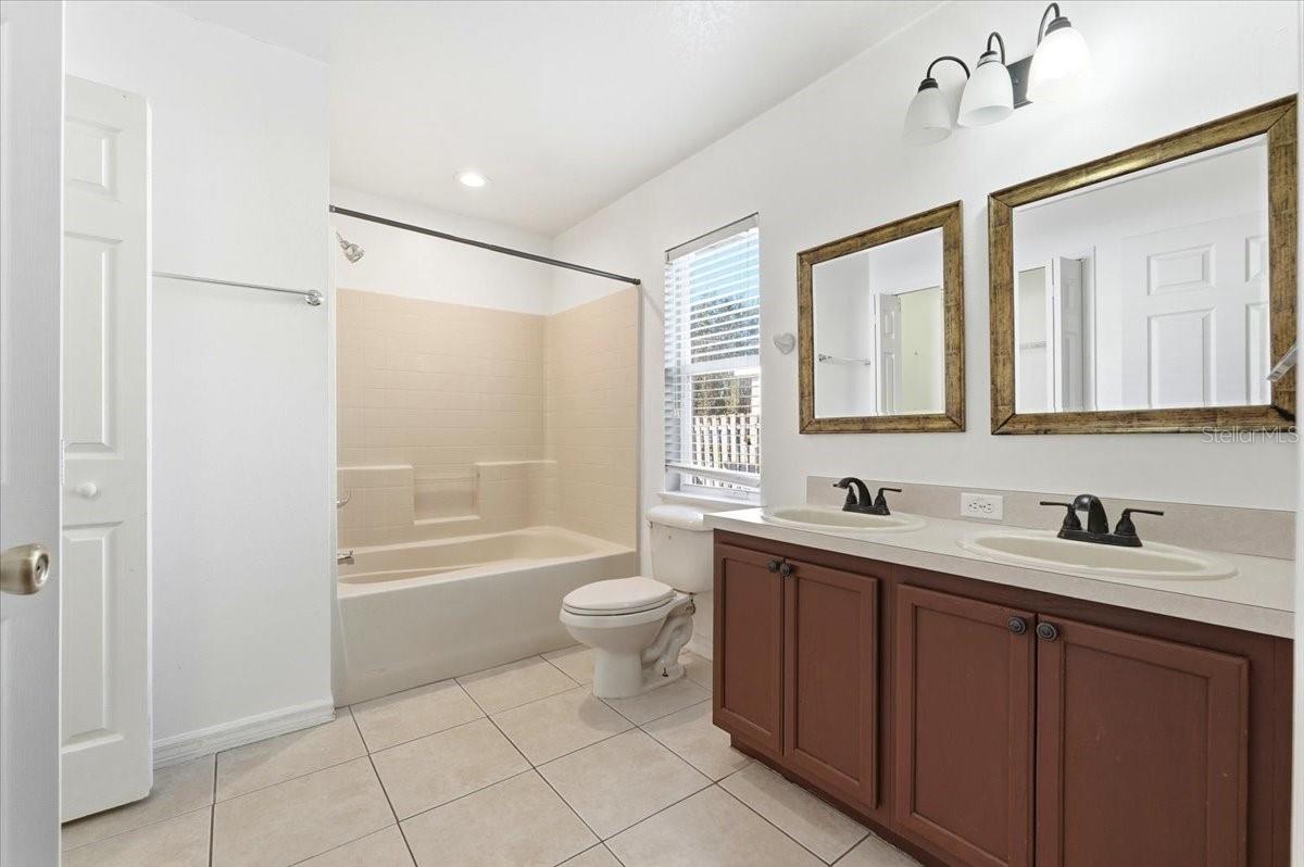 Image 18 of 33 For 1158 Perpignan Court