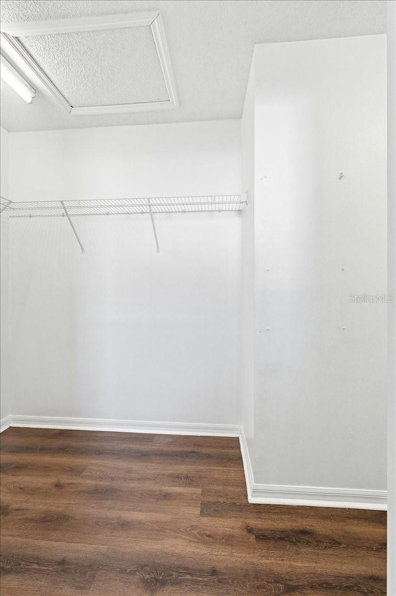 Image 21 of 33 For 1158 Perpignan Court