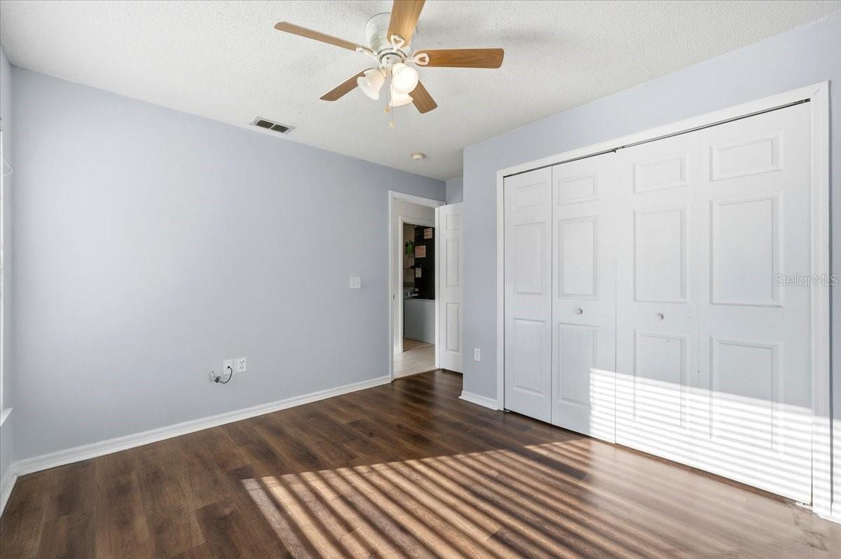 Image 22 of 33 For 1158 Perpignan Court