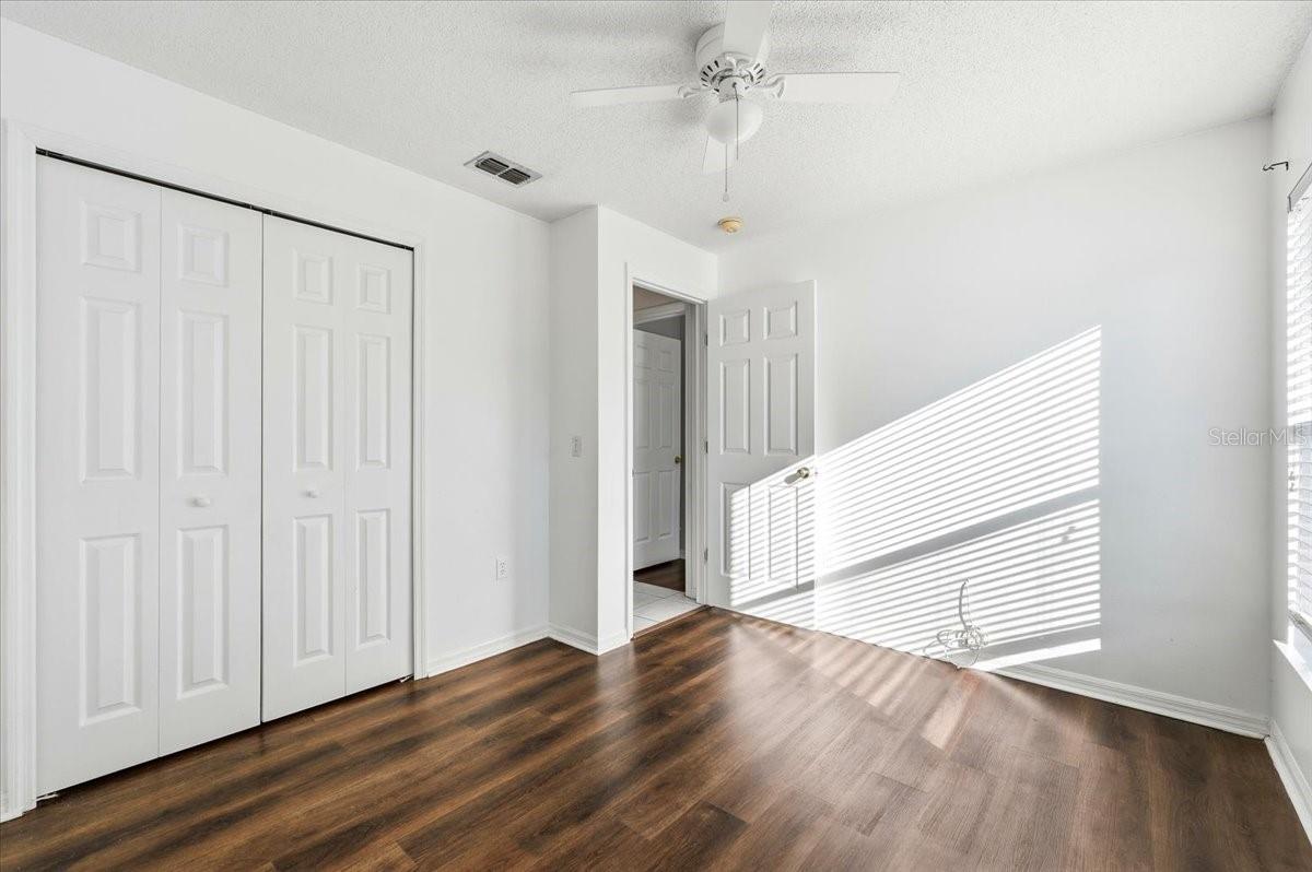 Image 24 of 33 For 1158 Perpignan Court