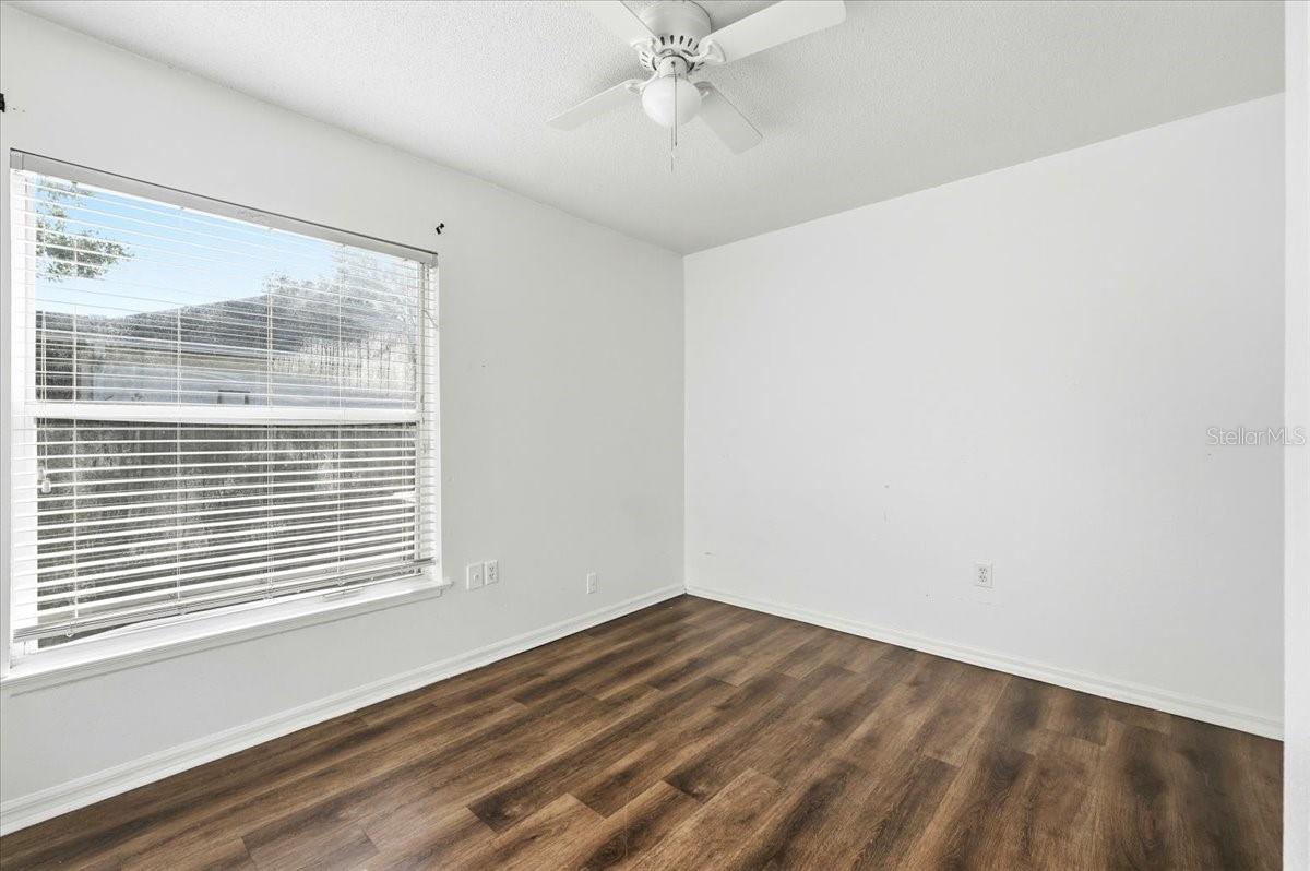 Image 25 of 33 For 1158 Perpignan Court