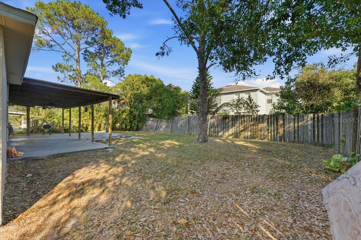 Image 28 of 33 For 1158 Perpignan Court