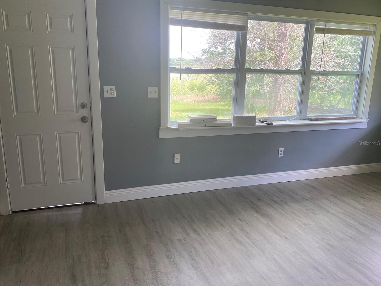 Image 22 of 38 For 431 Miami Street