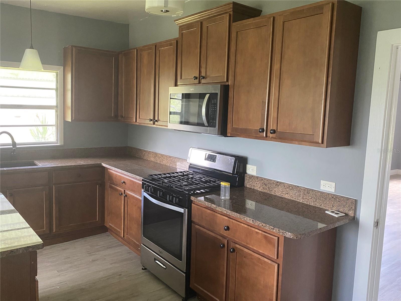 Image 25 of 38 For 431 Miami Street