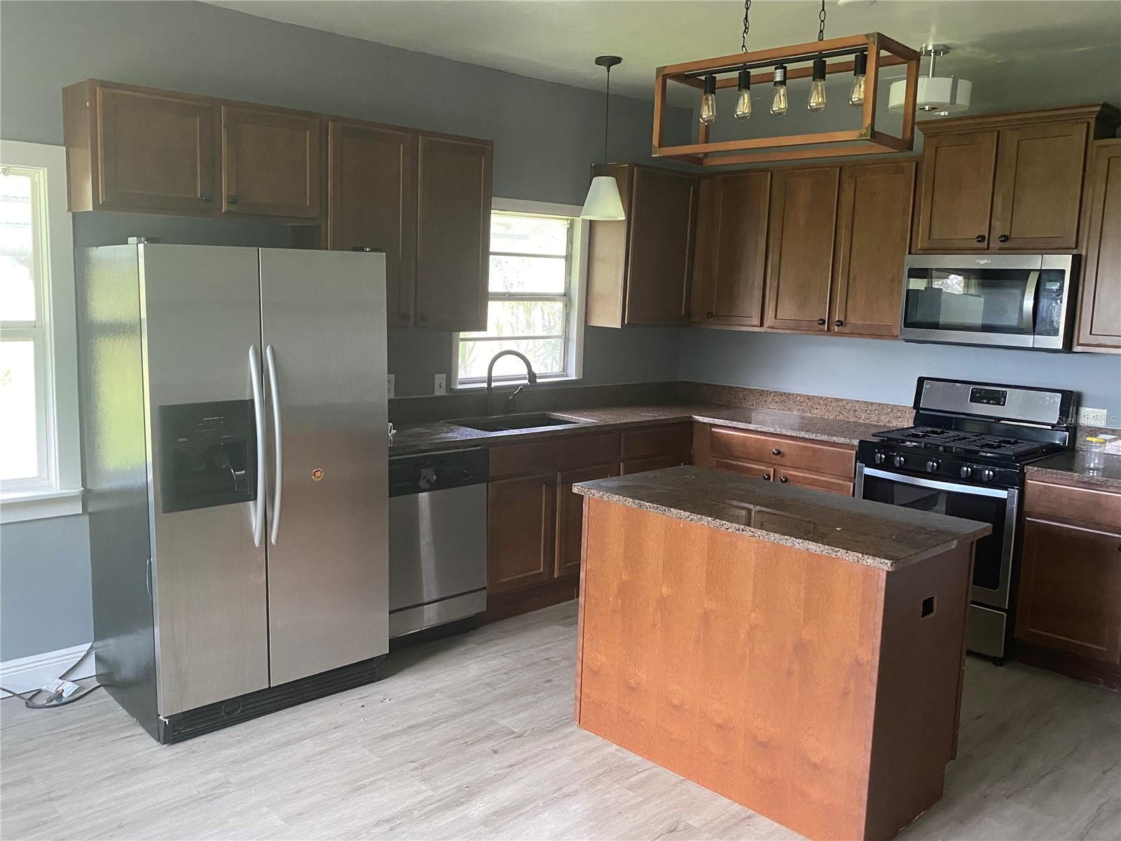 Image 26 of 38 For 431 Miami Street