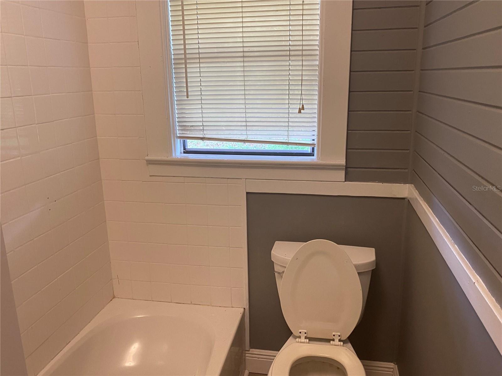 Image 34 of 38 For 431 Miami Street