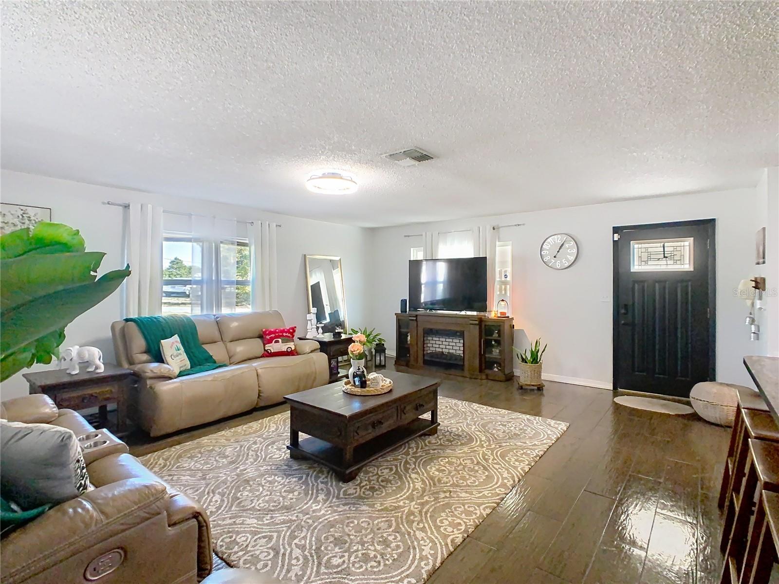 Image 12 of 63 For 1997 Marker Road