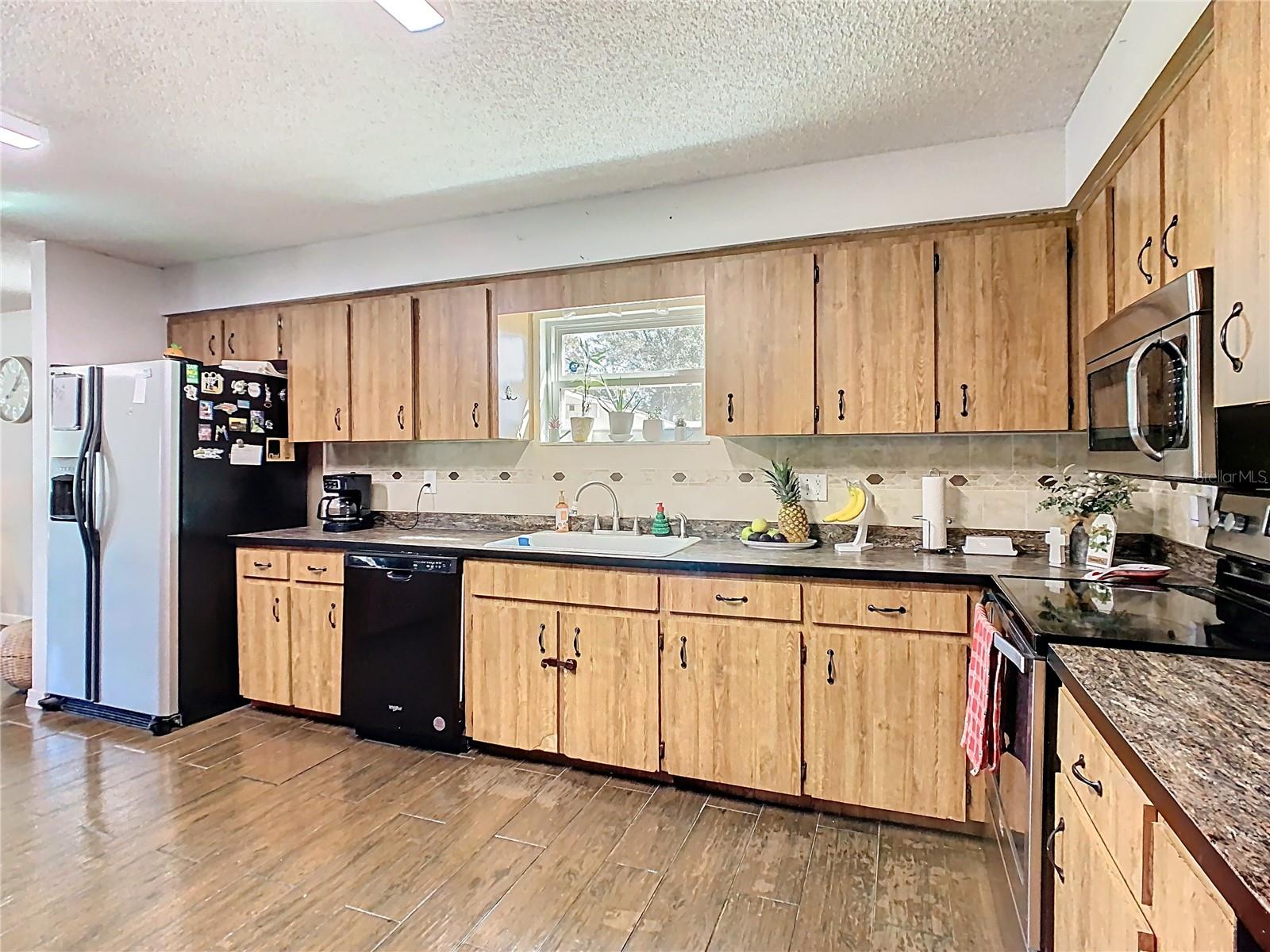 Image 18 of 63 For 1997 Marker Road