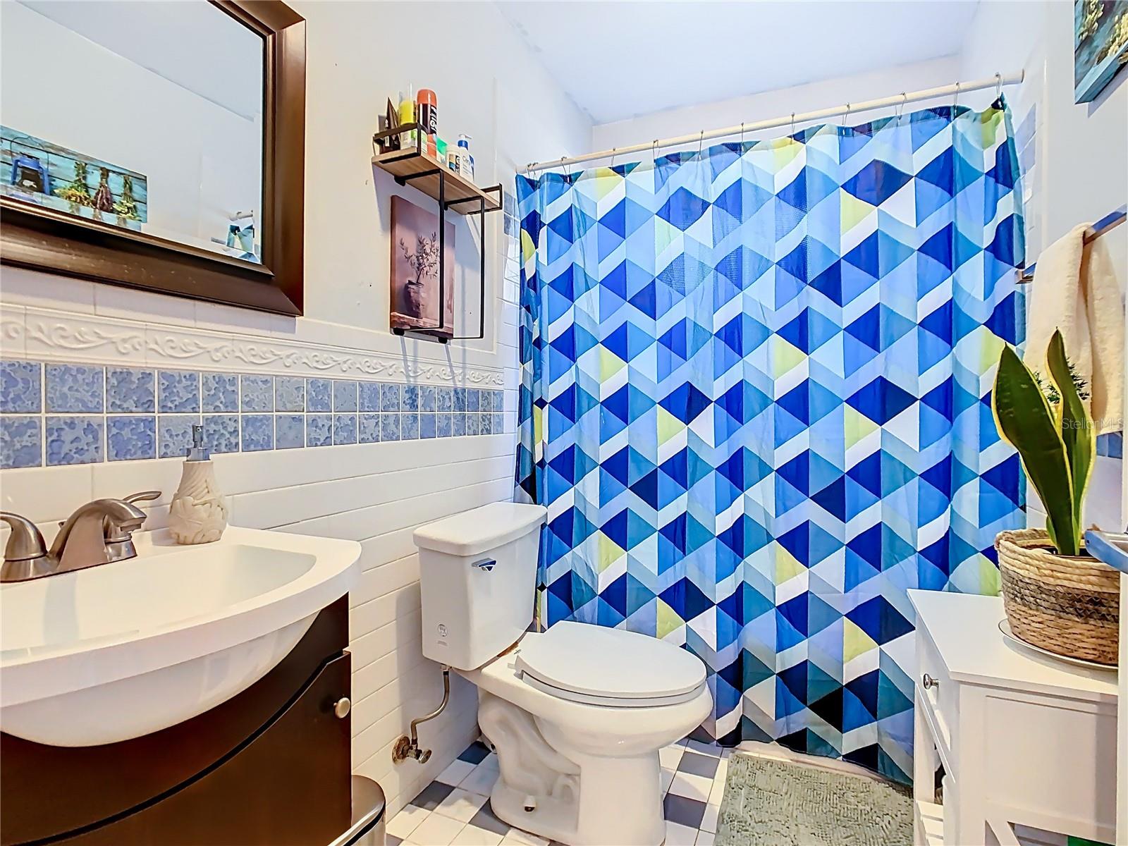 Image 32 of 63 For 1997 Marker Road