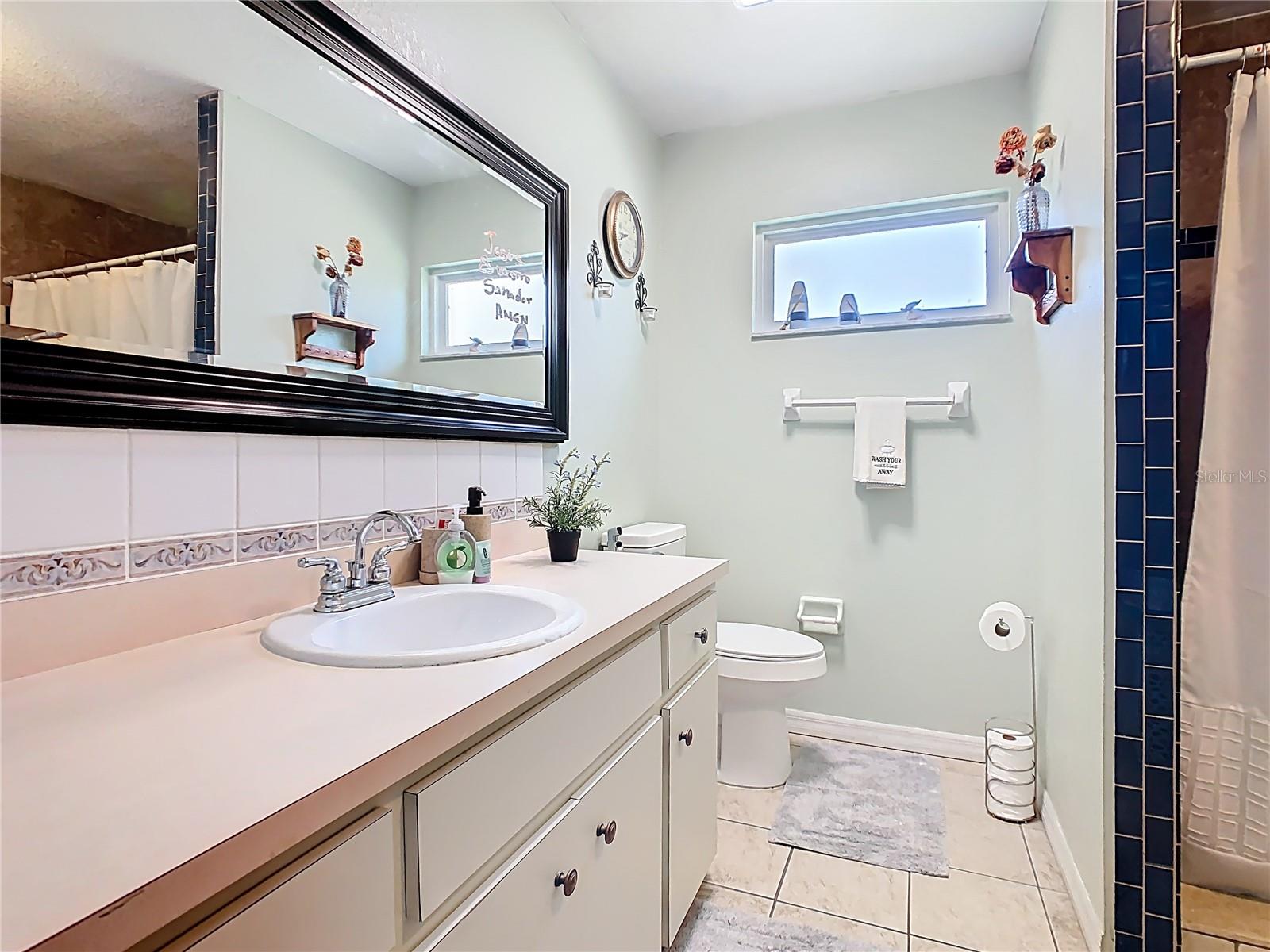 Image 37 of 63 For 1997 Marker Road