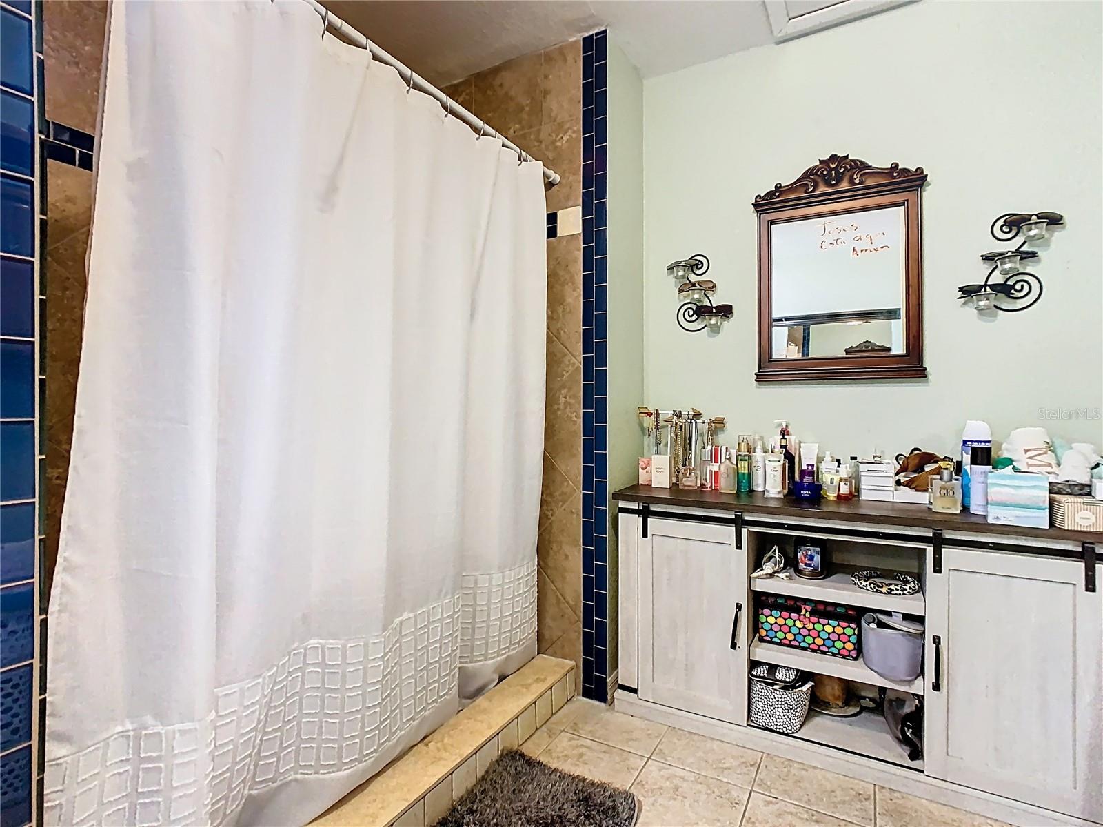 Image 38 of 63 For 1997 Marker Road