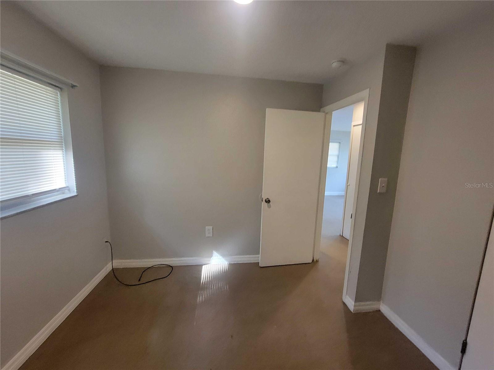 Image 12 of 17 For 402 Peters St