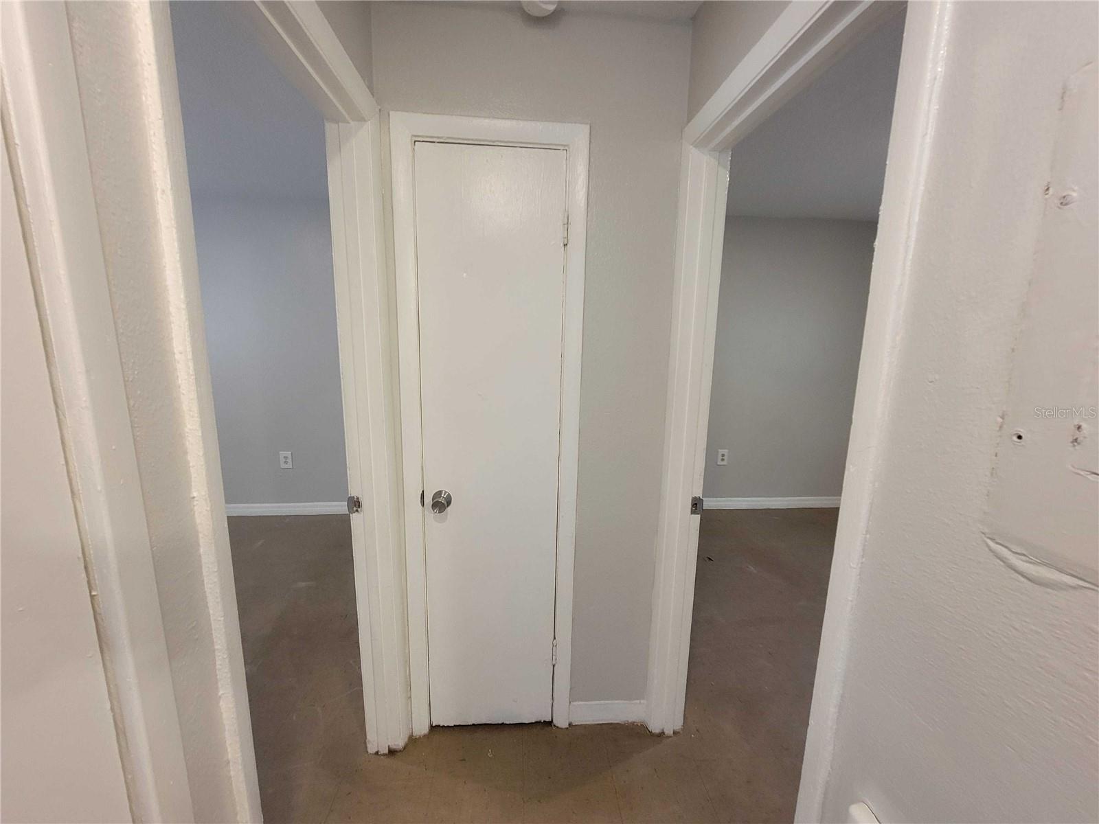 Image 13 of 17 For 402 Peters St