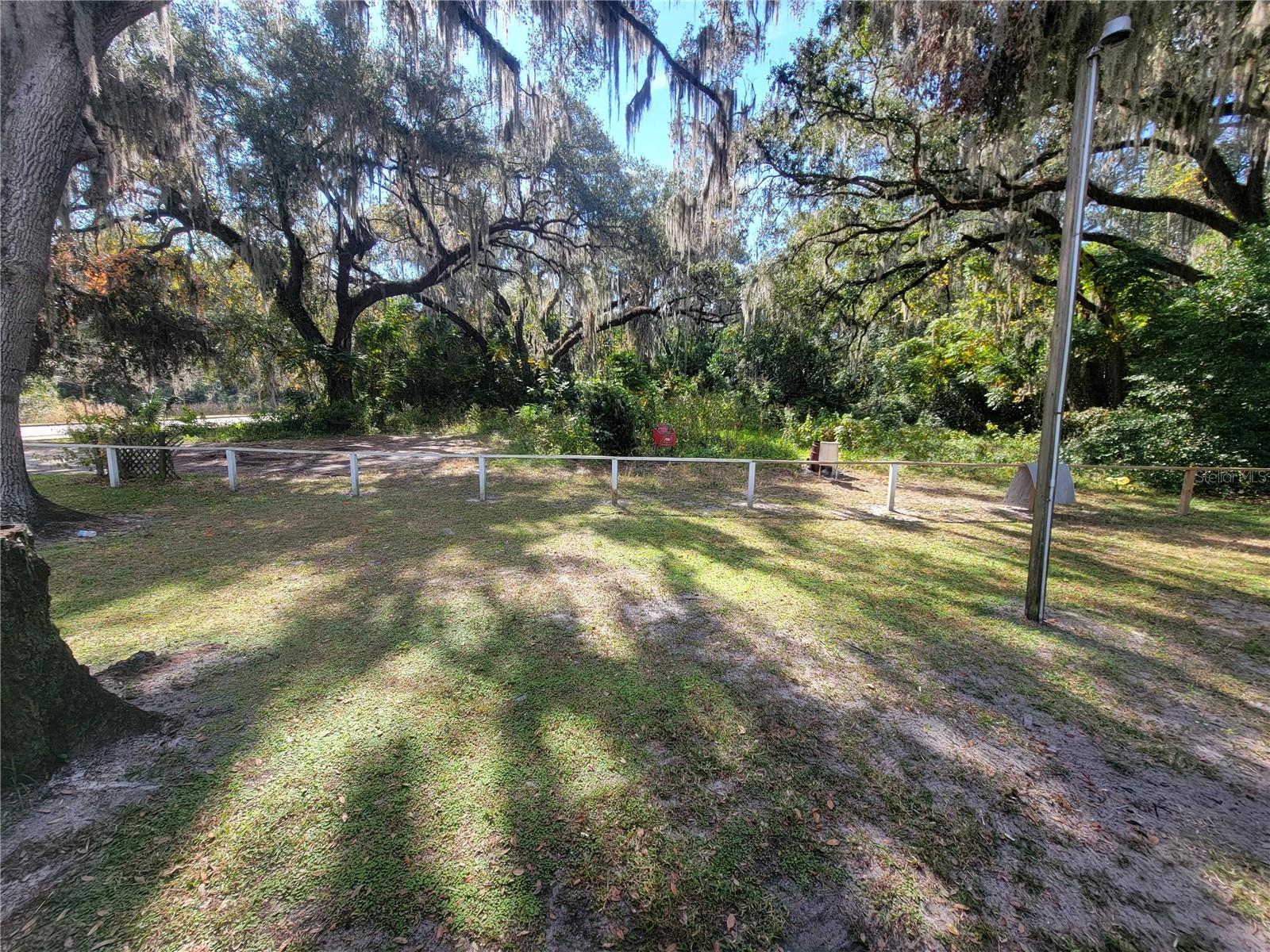 Image 17 of 17 For 402 Peters St