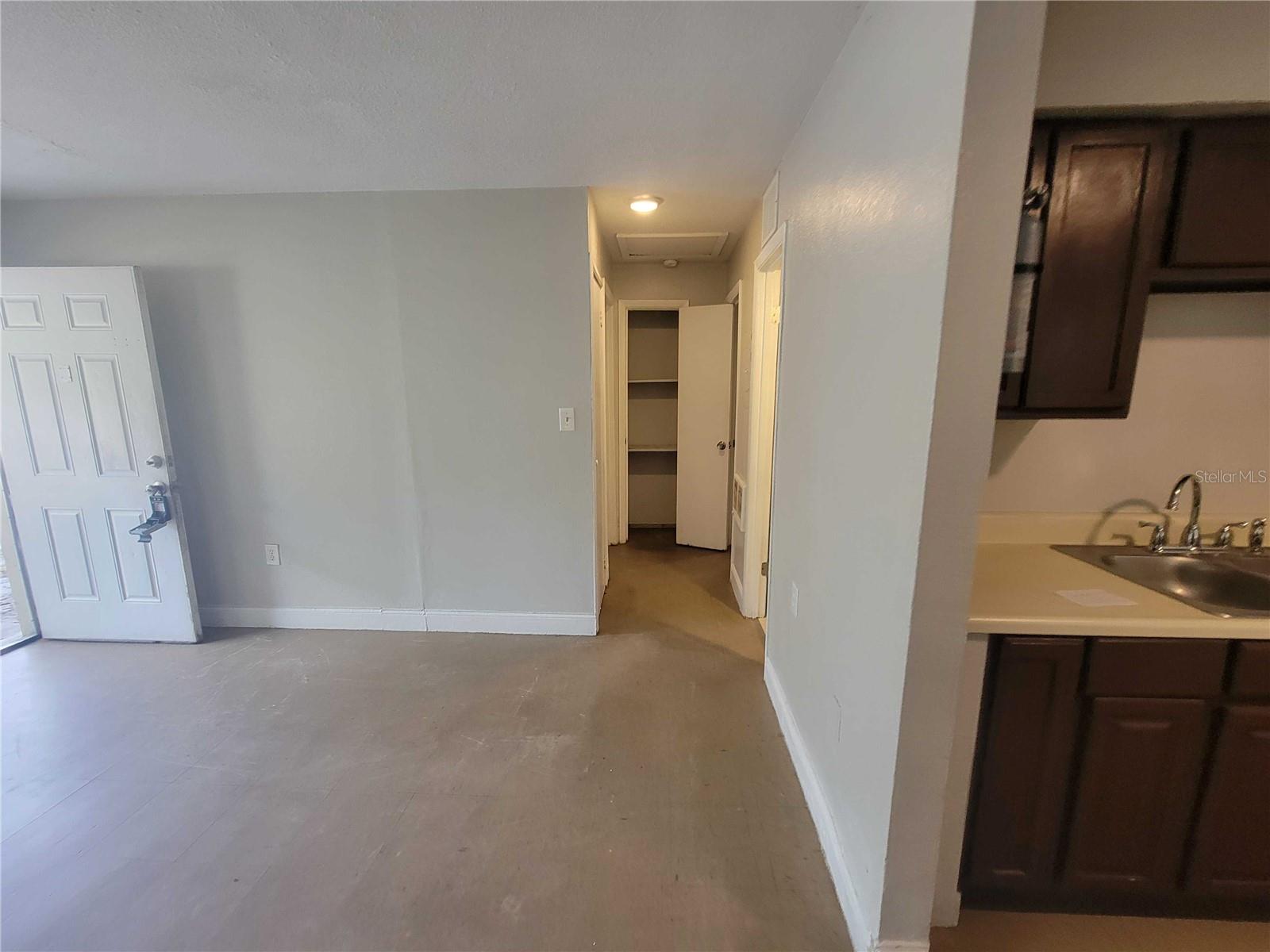 Image 7 of 17 For 402 Peters St