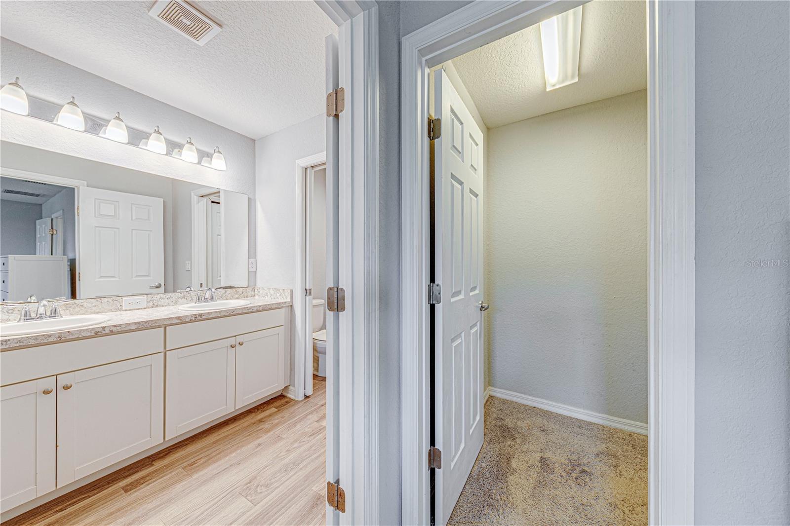 Image 32 of 47 For 2934 Fieldwood Circle