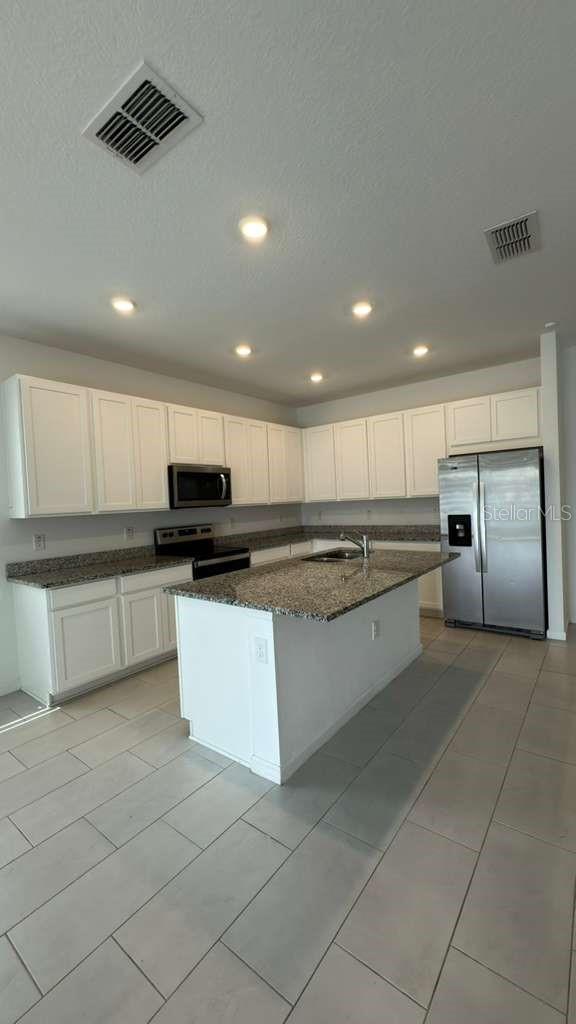 Image 21 of 25 For 445 Silver Palm Drive