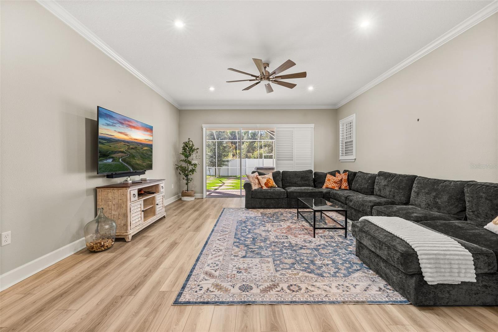 Image 15 of 97 For 7489 Estuary Lake Loop