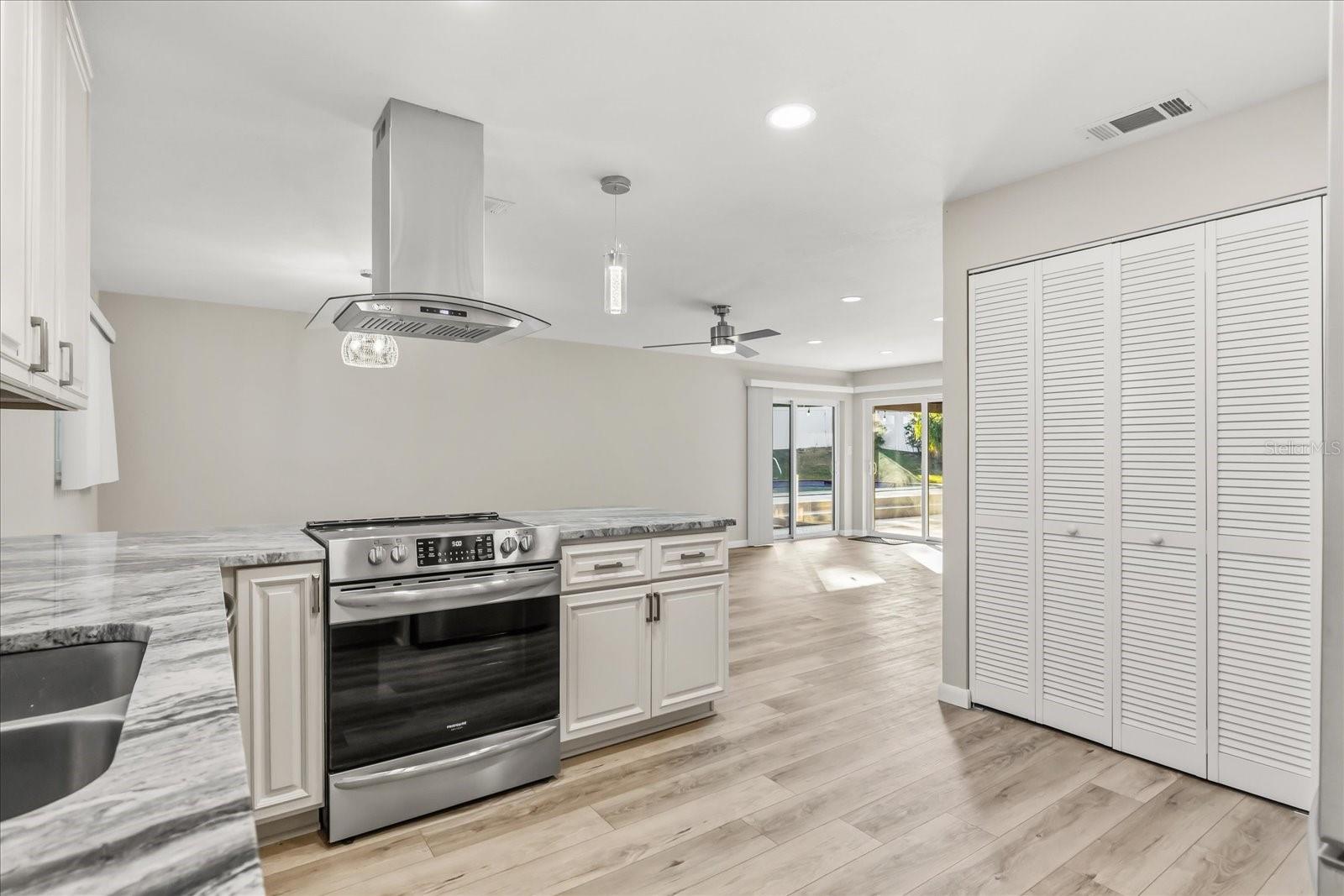 Image 12 of 47 For 5322 Lisa Avenue