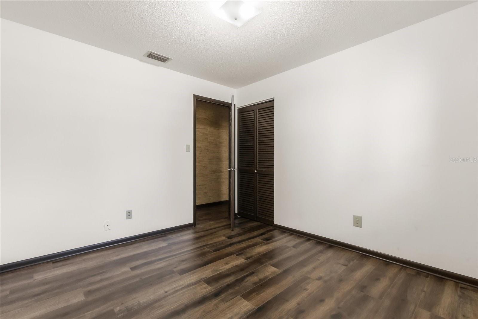 Image 23 of 47 For 5322 Lisa Avenue