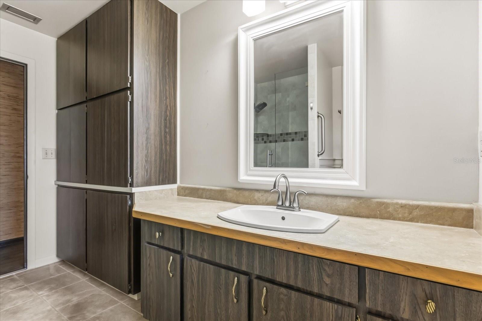 Image 25 of 47 For 5322 Lisa Avenue