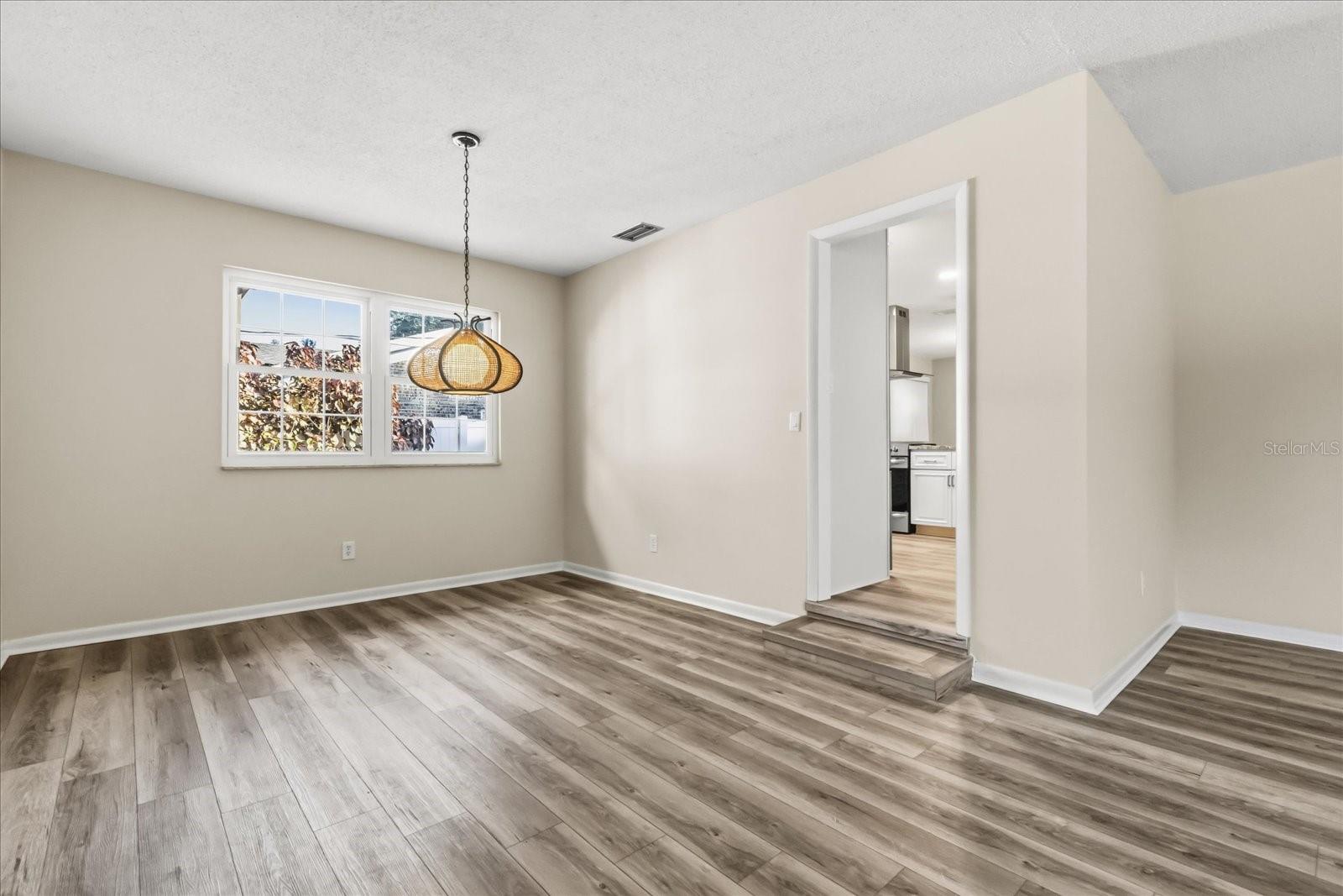 Image 9 of 47 For 5322 Lisa Avenue