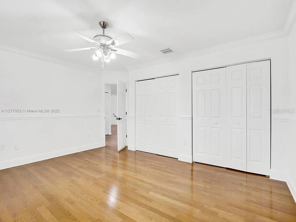 Image 18 of 29 For 15945 82nd Court