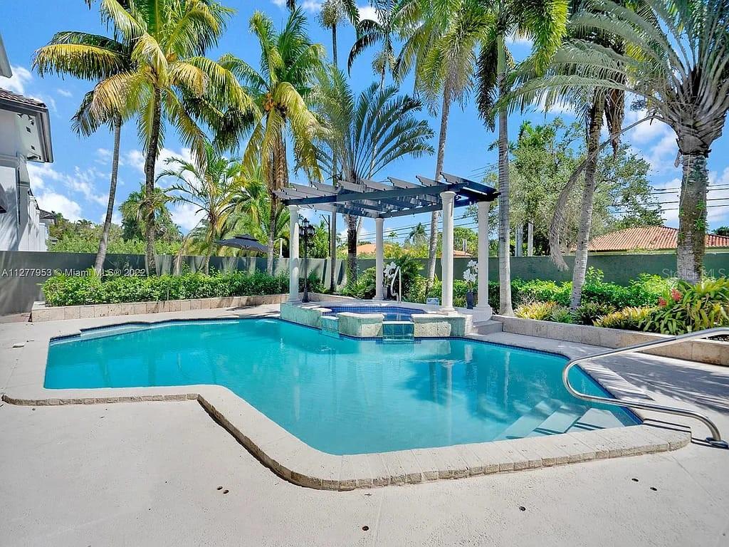 Image 26 of 29 For 15945 82nd Court