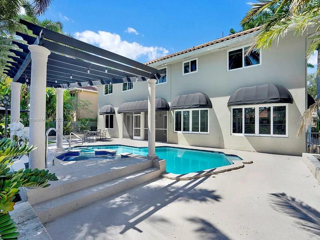 Image 28 of 29 For 15945 82nd Court