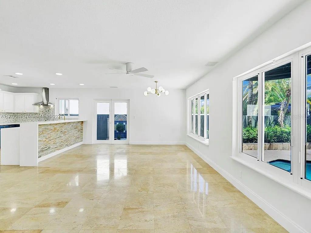 Image 7 of 29 For 15945 82nd Court