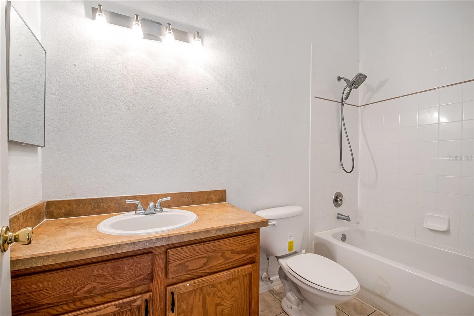 Image 29 of 47 For 206 Watling Way 24-206