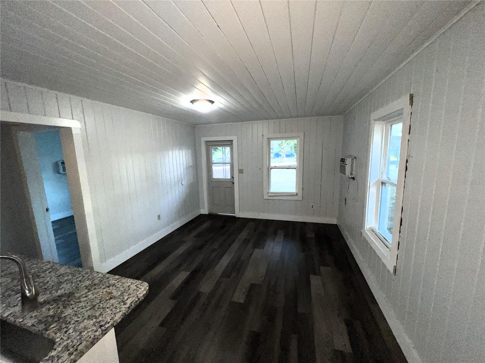 Image 4 of 18 For 3031 Azalea Avenue