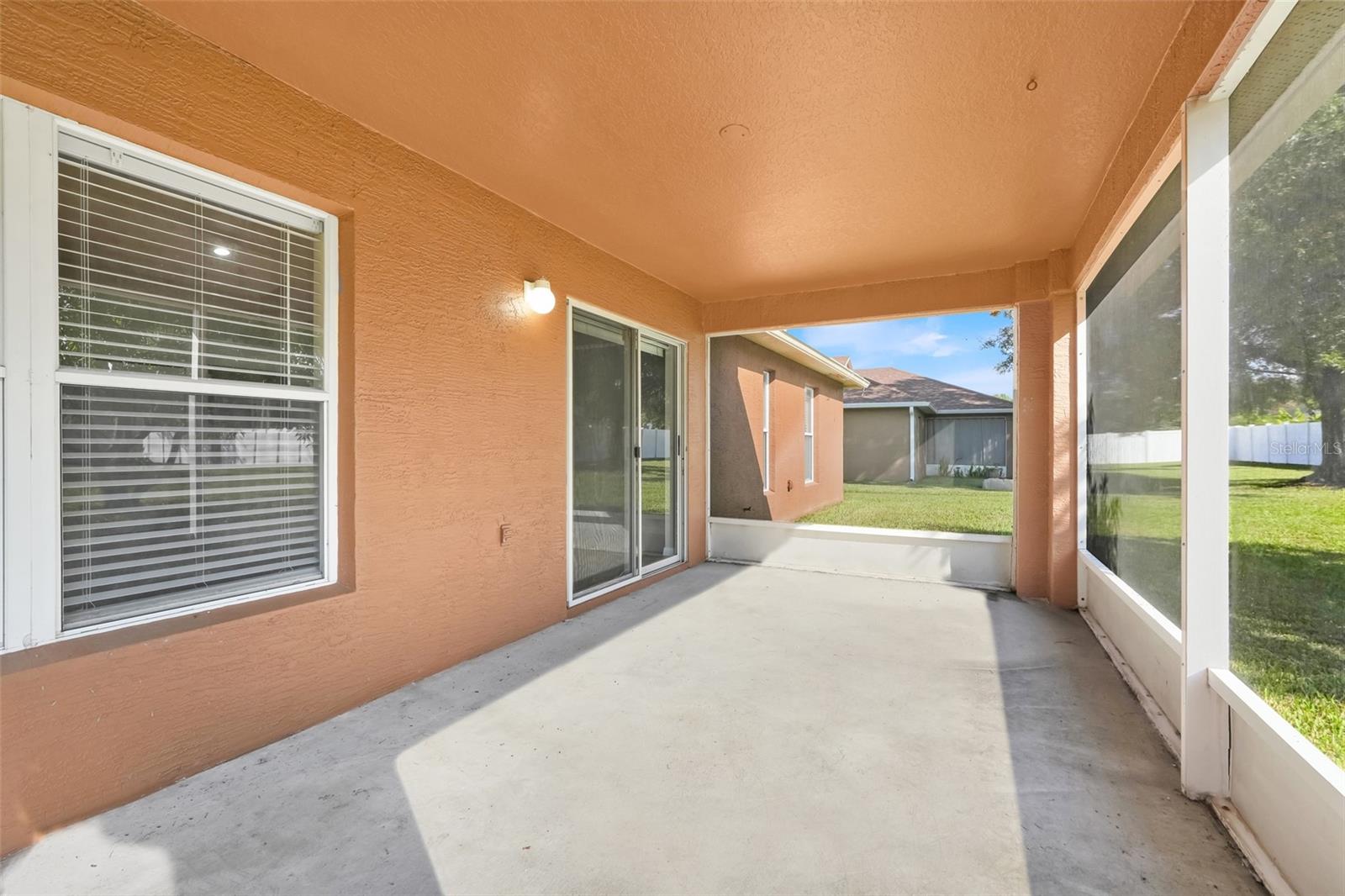 Image 14 of 40 For 4928 E Lake Cove Boulevard