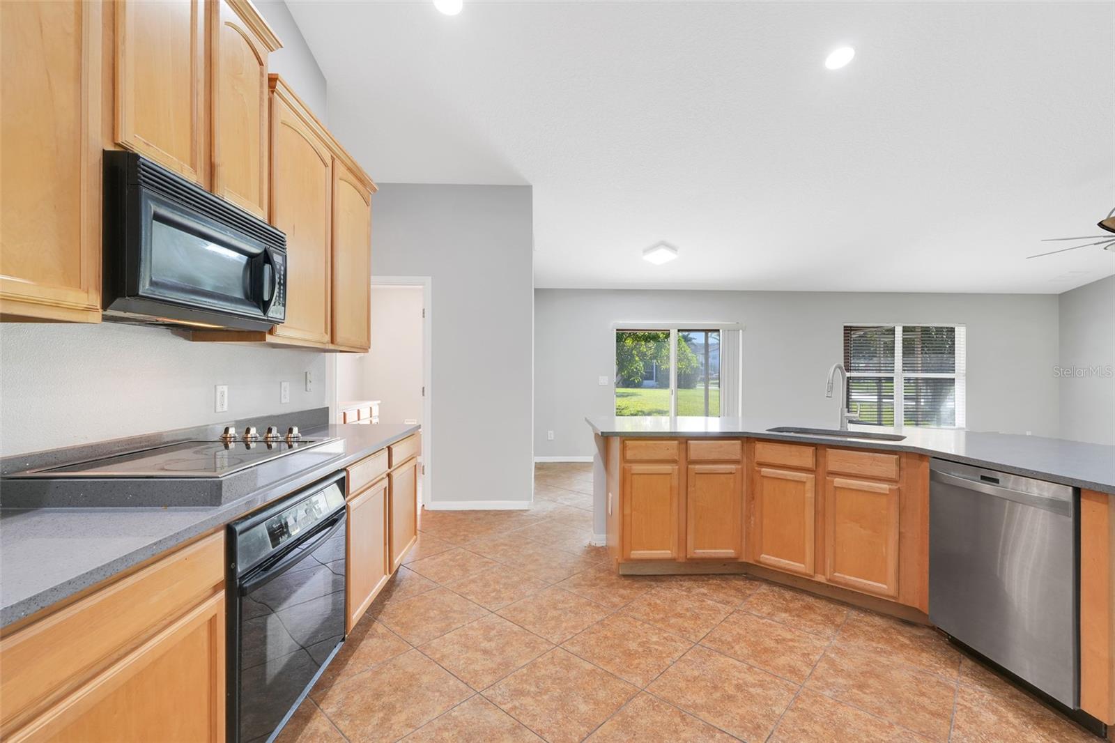 Image 15 of 40 For 4928 E Lake Cove Boulevard