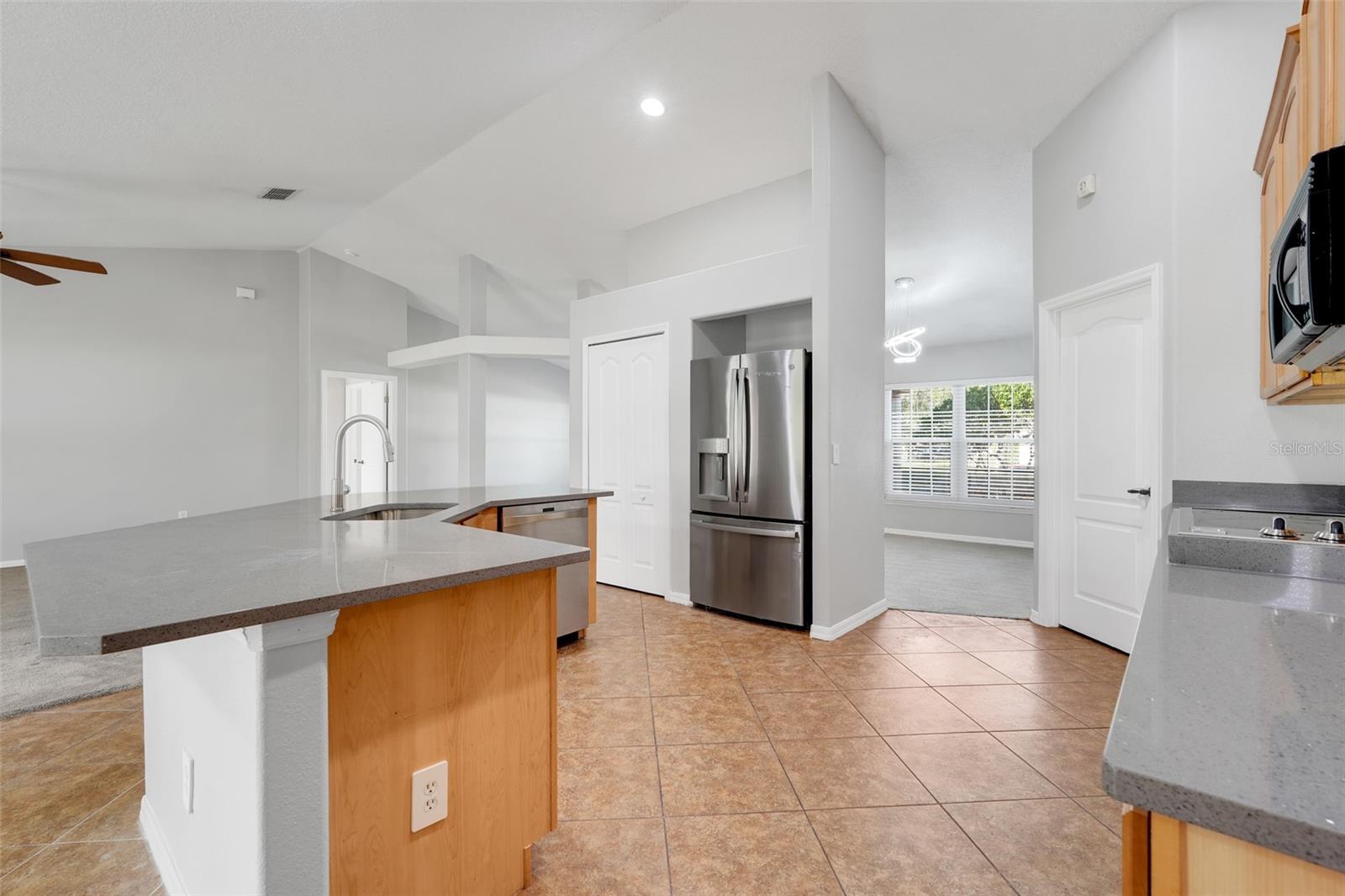 Image 16 of 40 For 4928 E Lake Cove Boulevard