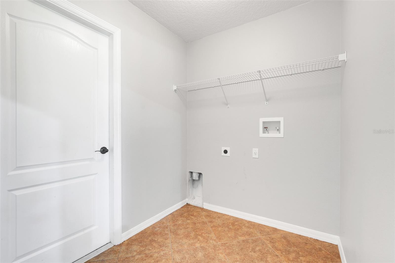 Image 19 of 40 For 4928 E Lake Cove Boulevard