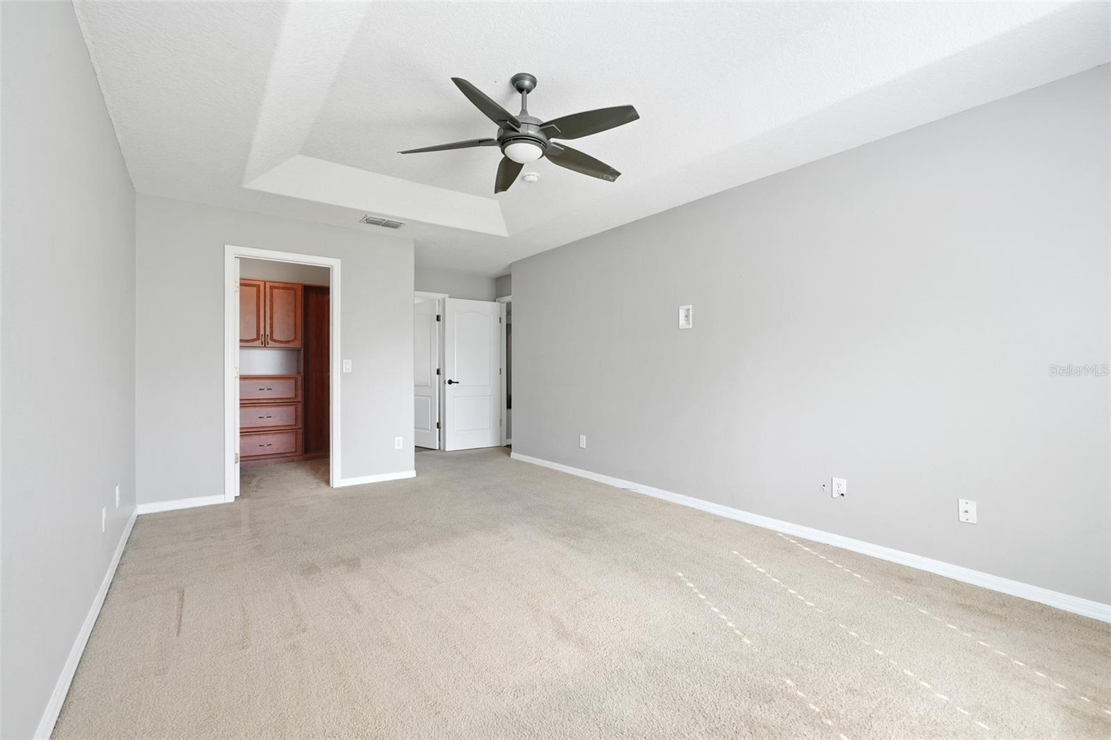 Image 21 of 40 For 4928 E Lake Cove Boulevard