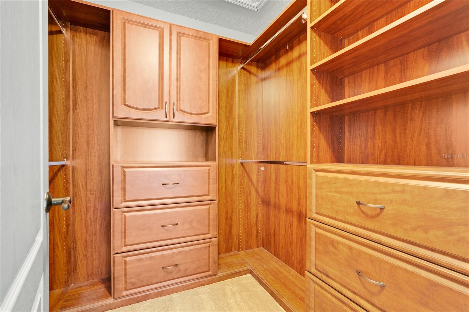 Image 22 of 40 For 4928 E Lake Cove Boulevard