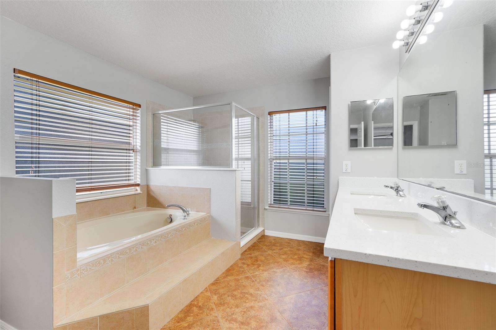 Image 23 of 40 For 4928 E Lake Cove Boulevard