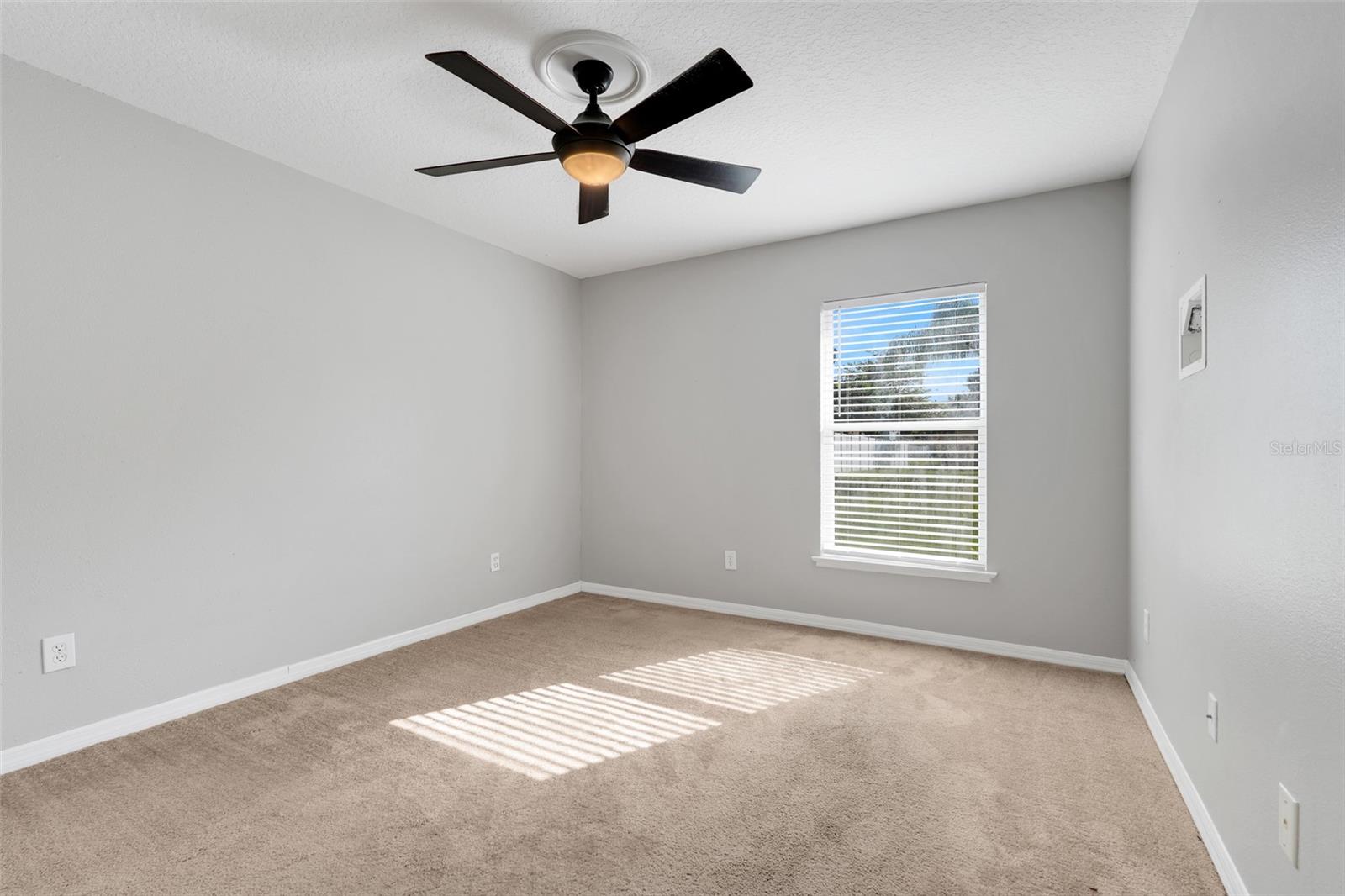 Image 27 of 40 For 4928 E Lake Cove Boulevard