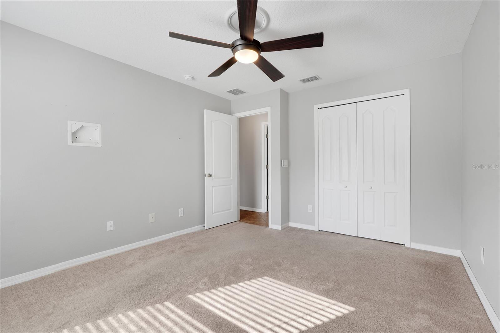 Image 28 of 40 For 4928 E Lake Cove Boulevard