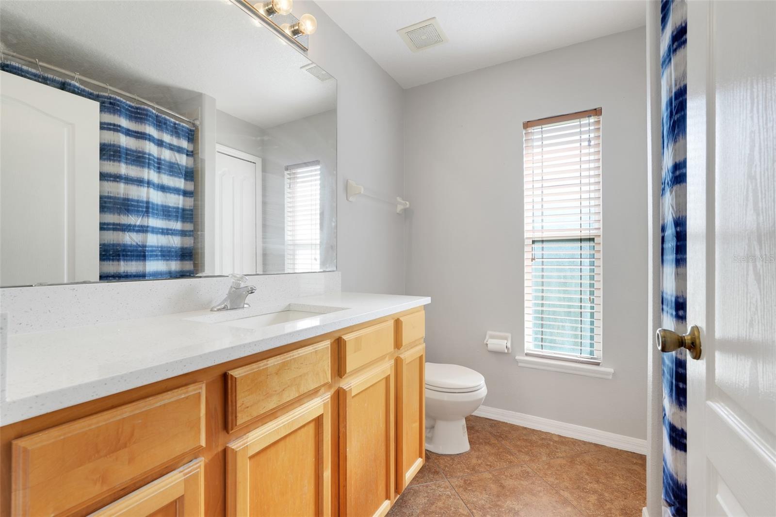 Image 29 of 40 For 4928 E Lake Cove Boulevard