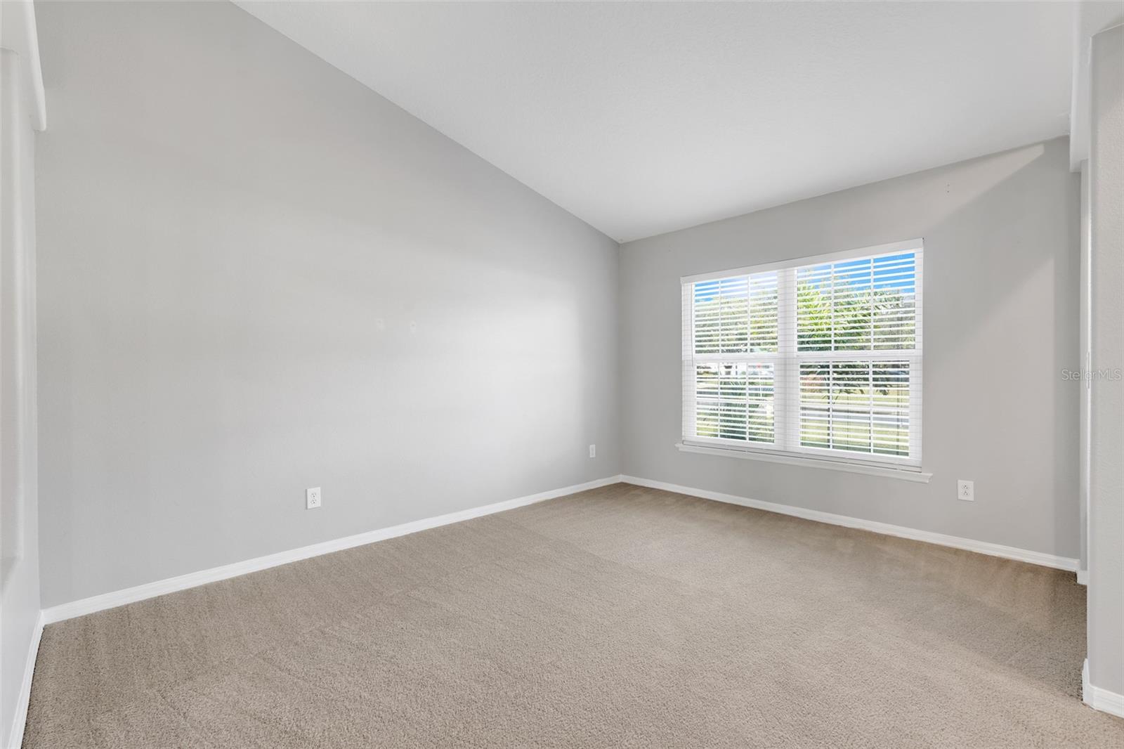 Image 5 of 40 For 4928 E Lake Cove Boulevard