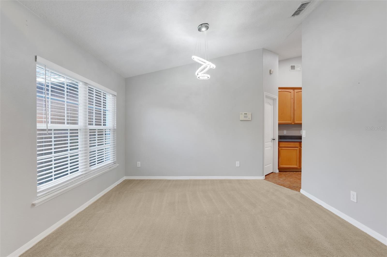 Image 7 of 40 For 4928 E Lake Cove Boulevard