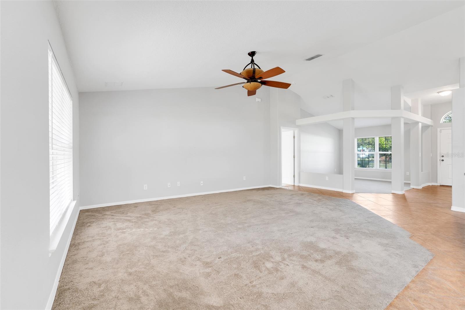 Image 9 of 40 For 4928 E Lake Cove Boulevard