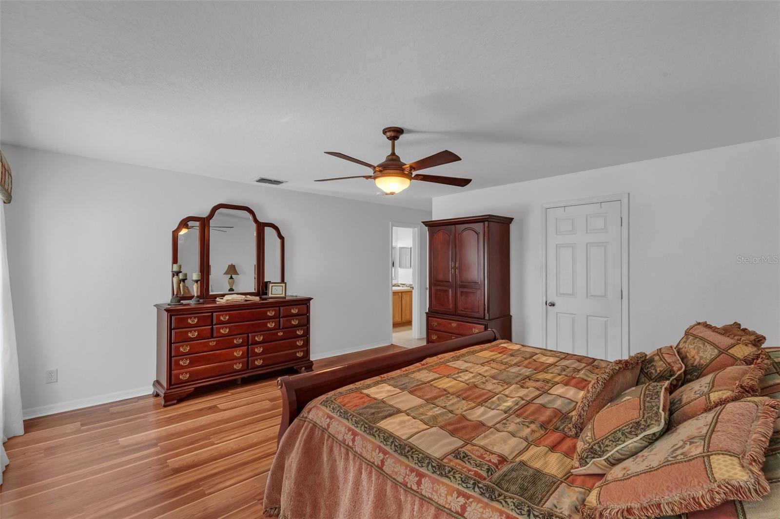 Image 19 of 37 For 26 Windrose Drive