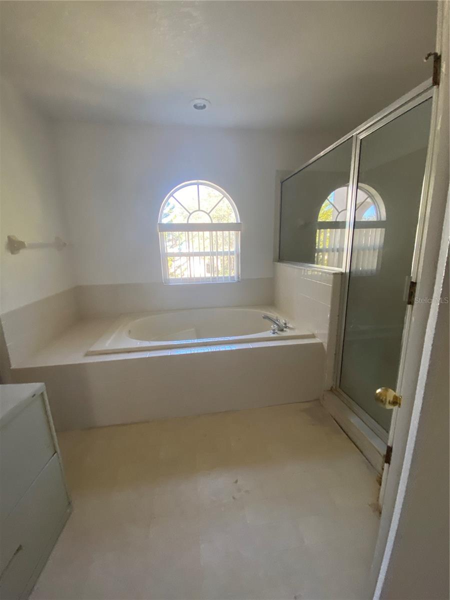 Image 11 of 16 For 447 Acacia Tree Way