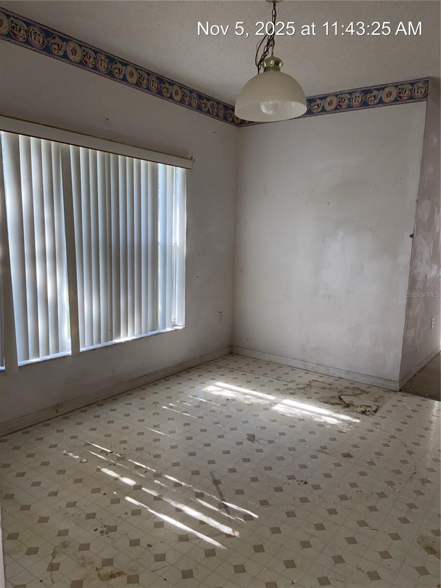 Image 3 of 16 For 447 Acacia Tree Way