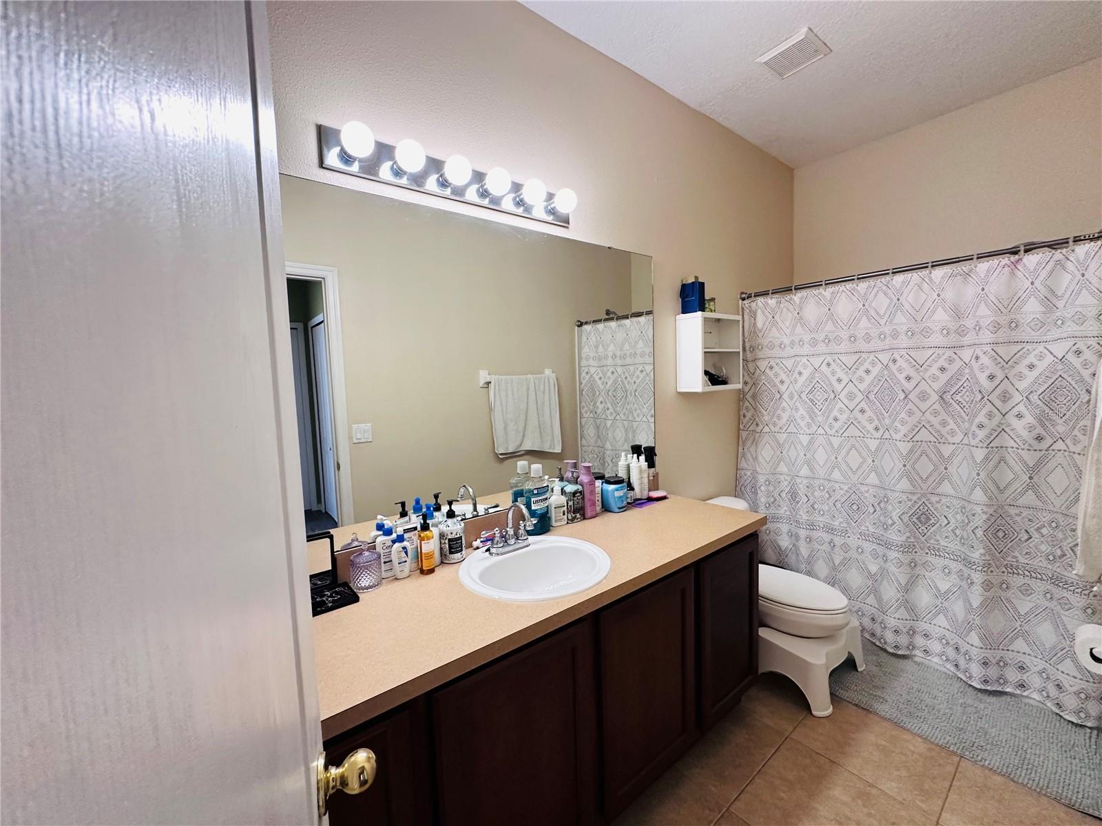 Image 22 of 42 For 10801 Spider Lily Drive S