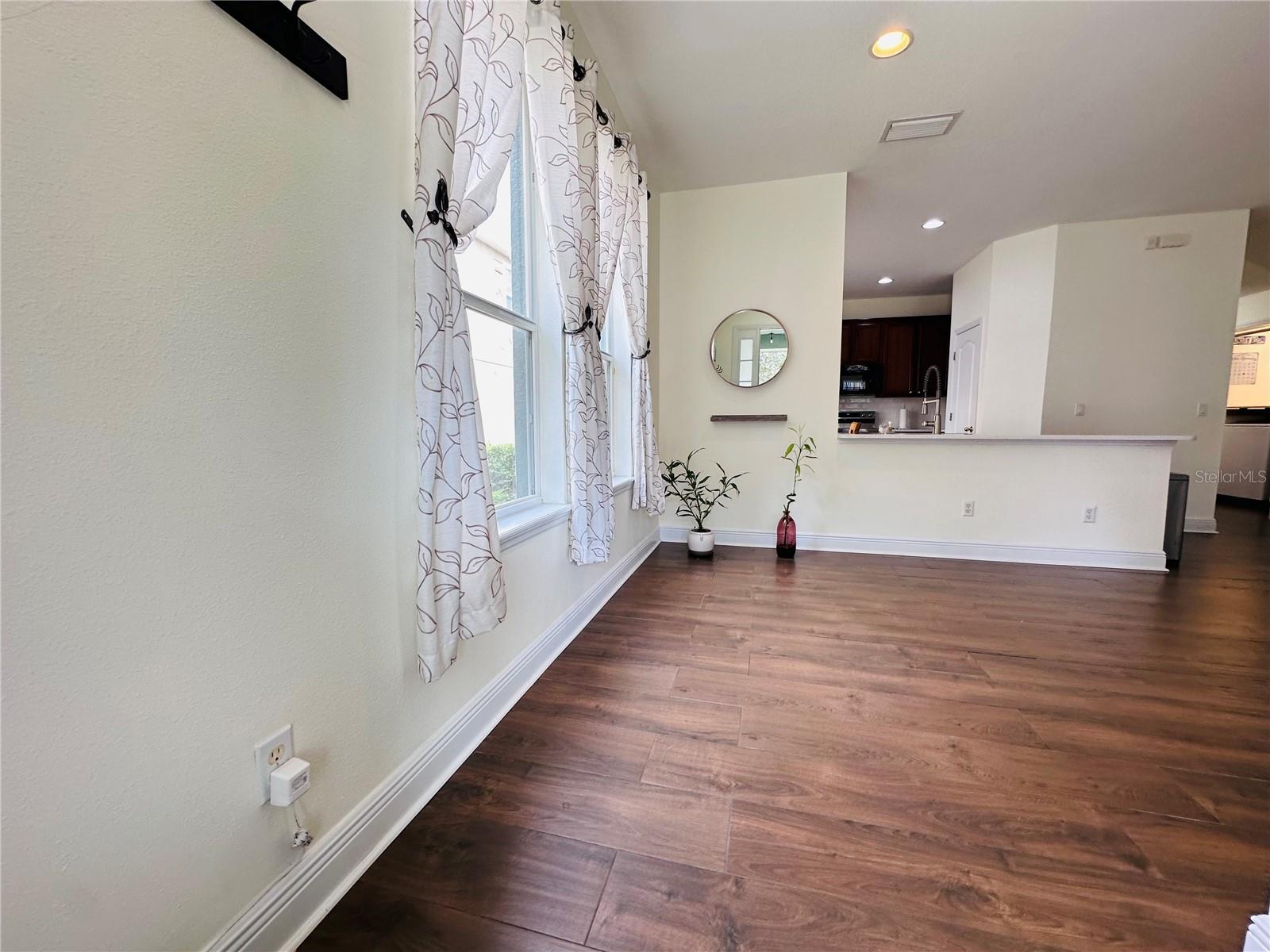 Image 5 of 42 For 10801 Spider Lily Drive S